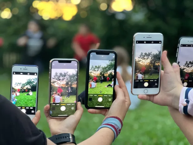 phones-recording-kids