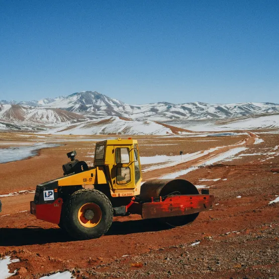 bulldozer_in_nature_winter_square