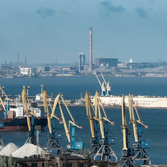 cranes_shipping_port_industry