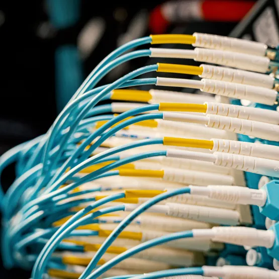 fibre-cable-data-centre