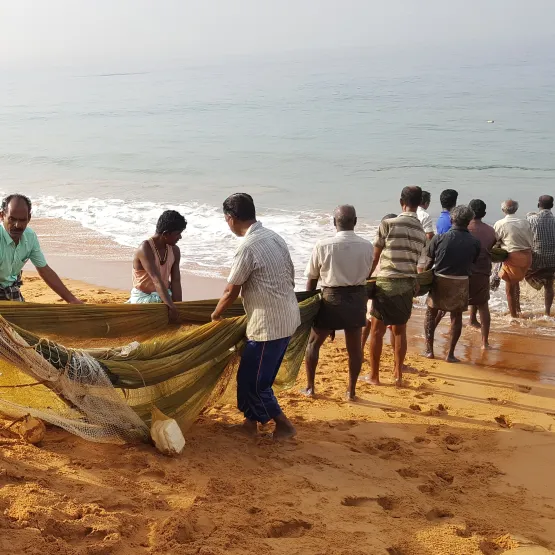 men_with_fishing_net