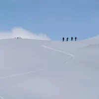 Davos_climbing_mountain_leaders_sno