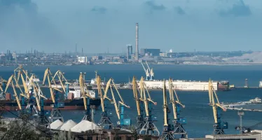cranes_shipping_port_industry