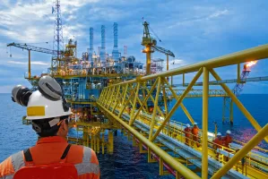 Oil-Gas-in-sea-scaled