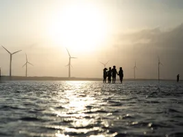 wind-turbines-sea-people