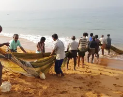 men_with_fishing_net