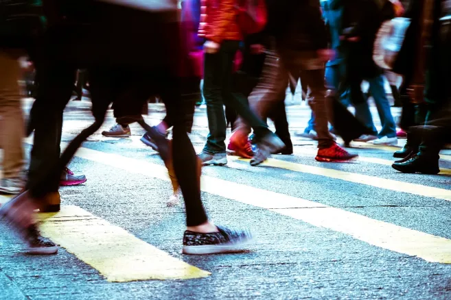 people_walking_street_legs_shoes