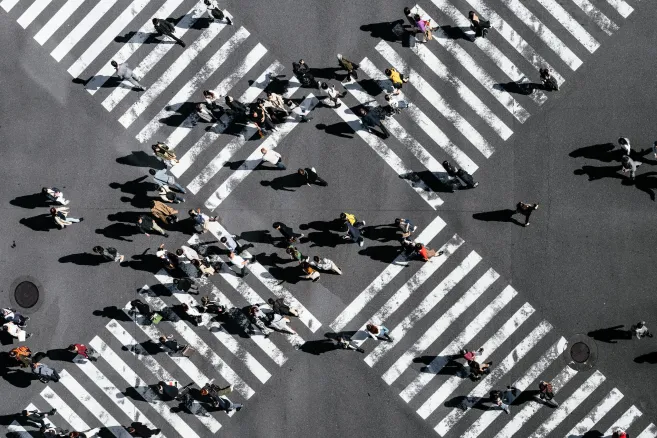 Street-people-walking